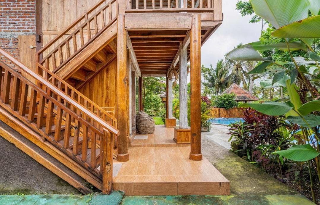 Peraja Bungalows Loyok Sangyang Exterior photo